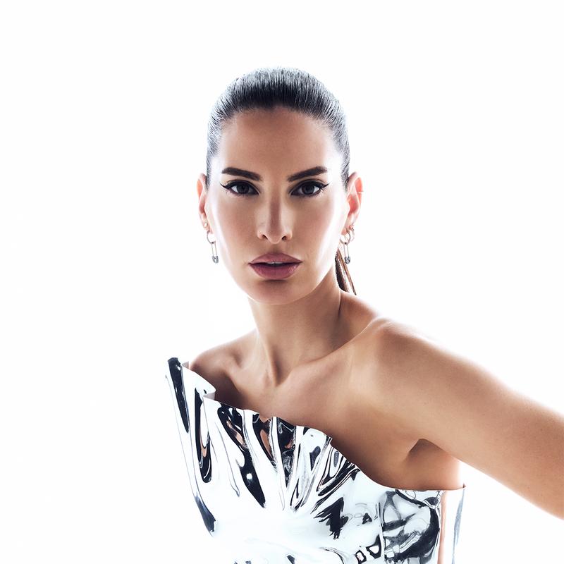 Lilly Palmer B2B Axel Karakasis